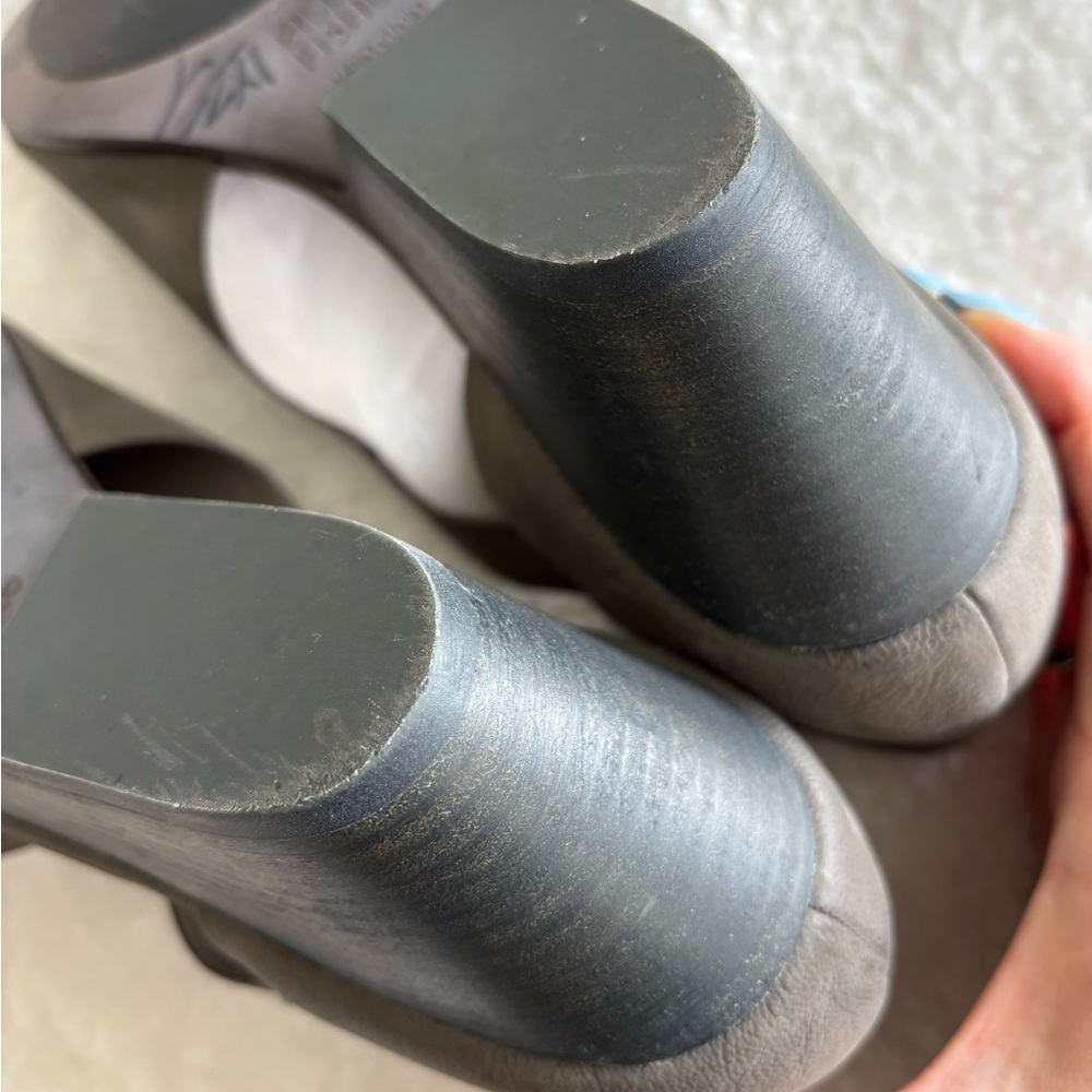 Eileen Fisher Gray Peep-Toe Heeled Sandals Sz 10 - Picture 7 of 14